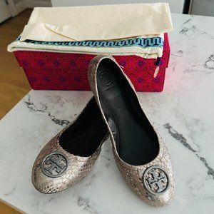 Tory Burch Heidi Ballet Flats in Silver (Size 7) **Like New**